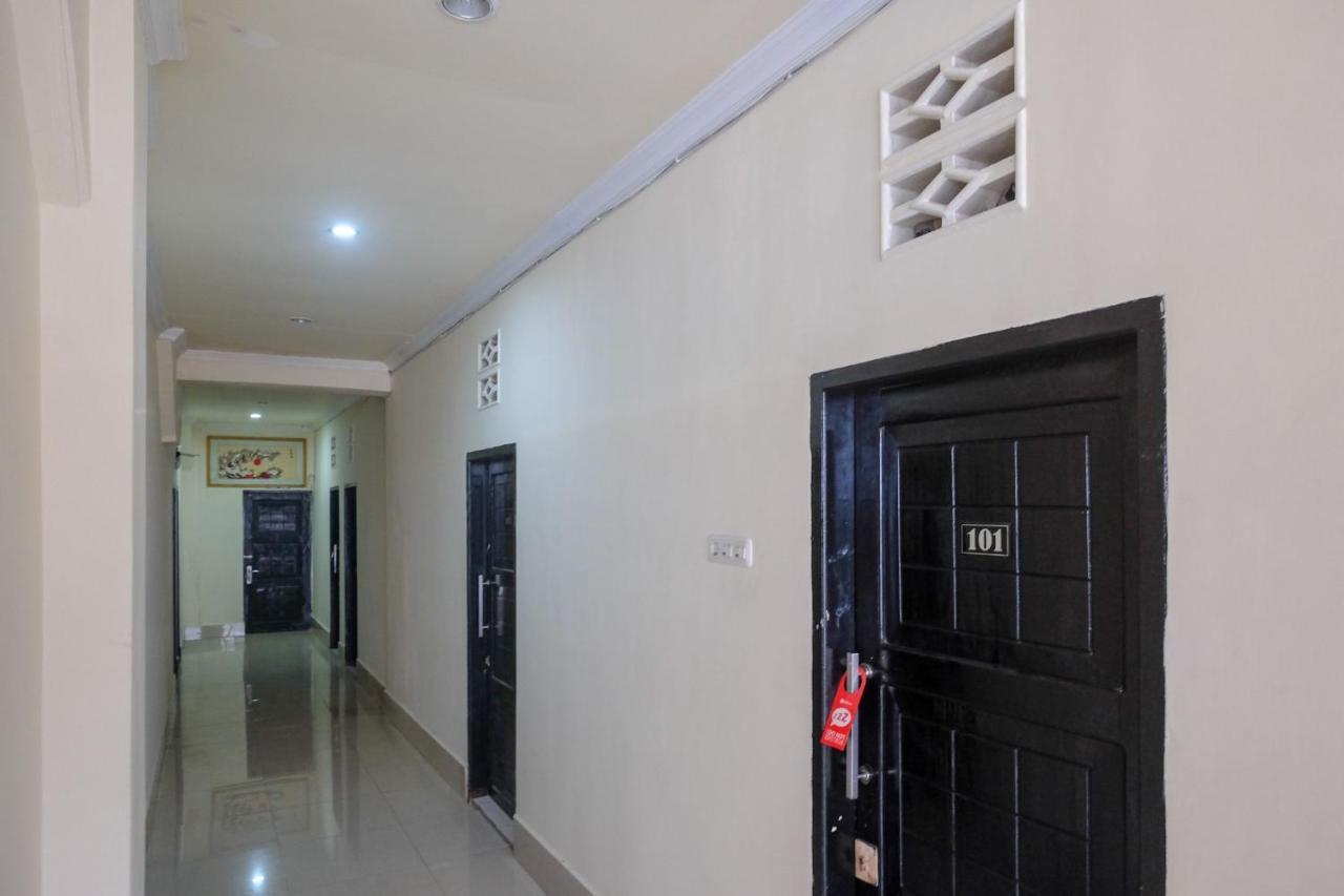 Reddoorz At Hotel Rich Parepare Near Pantai Mattirotasi エクステリア 写真