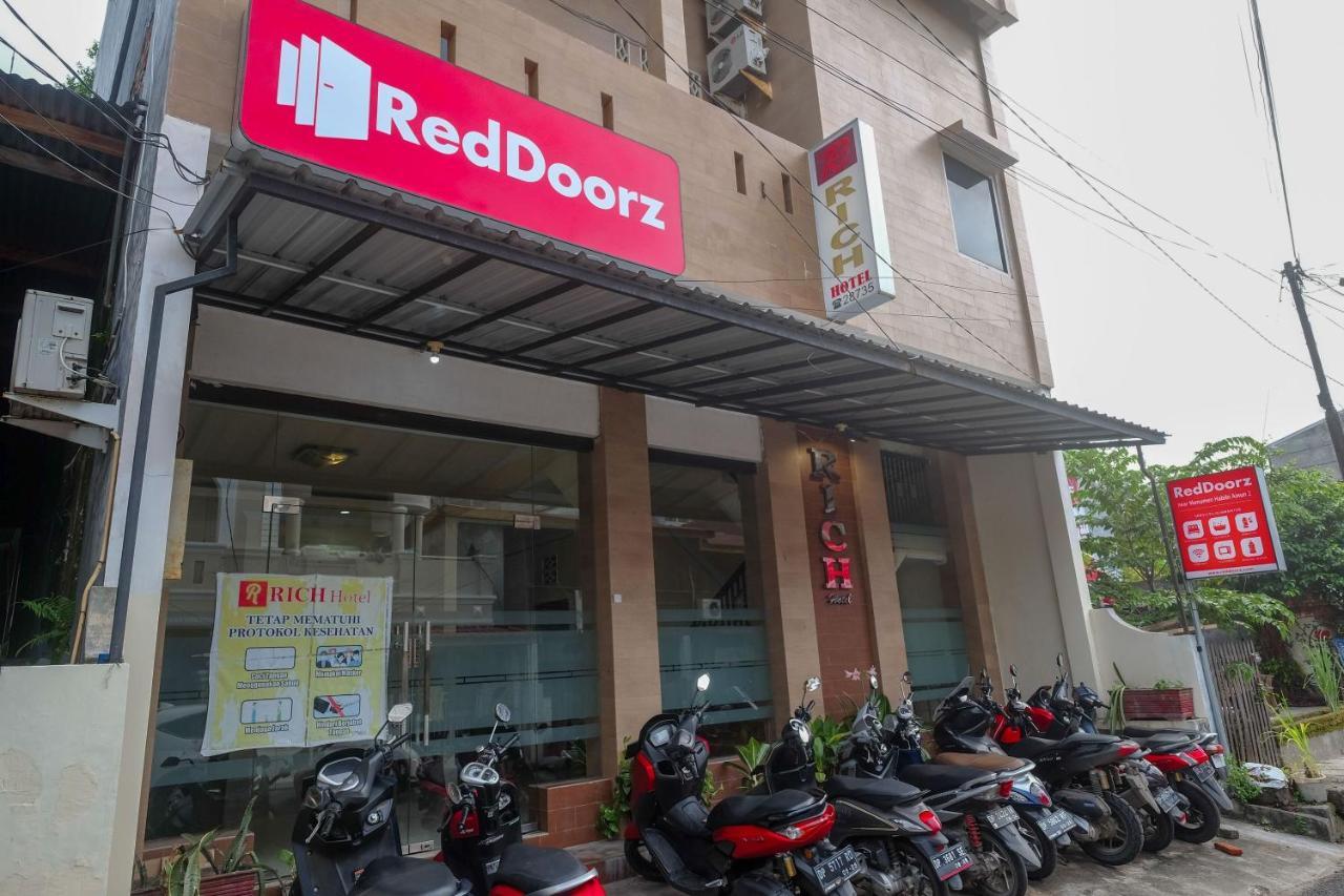 Reddoorz At Hotel Rich Parepare Near Pantai Mattirotasi エクステリア 写真