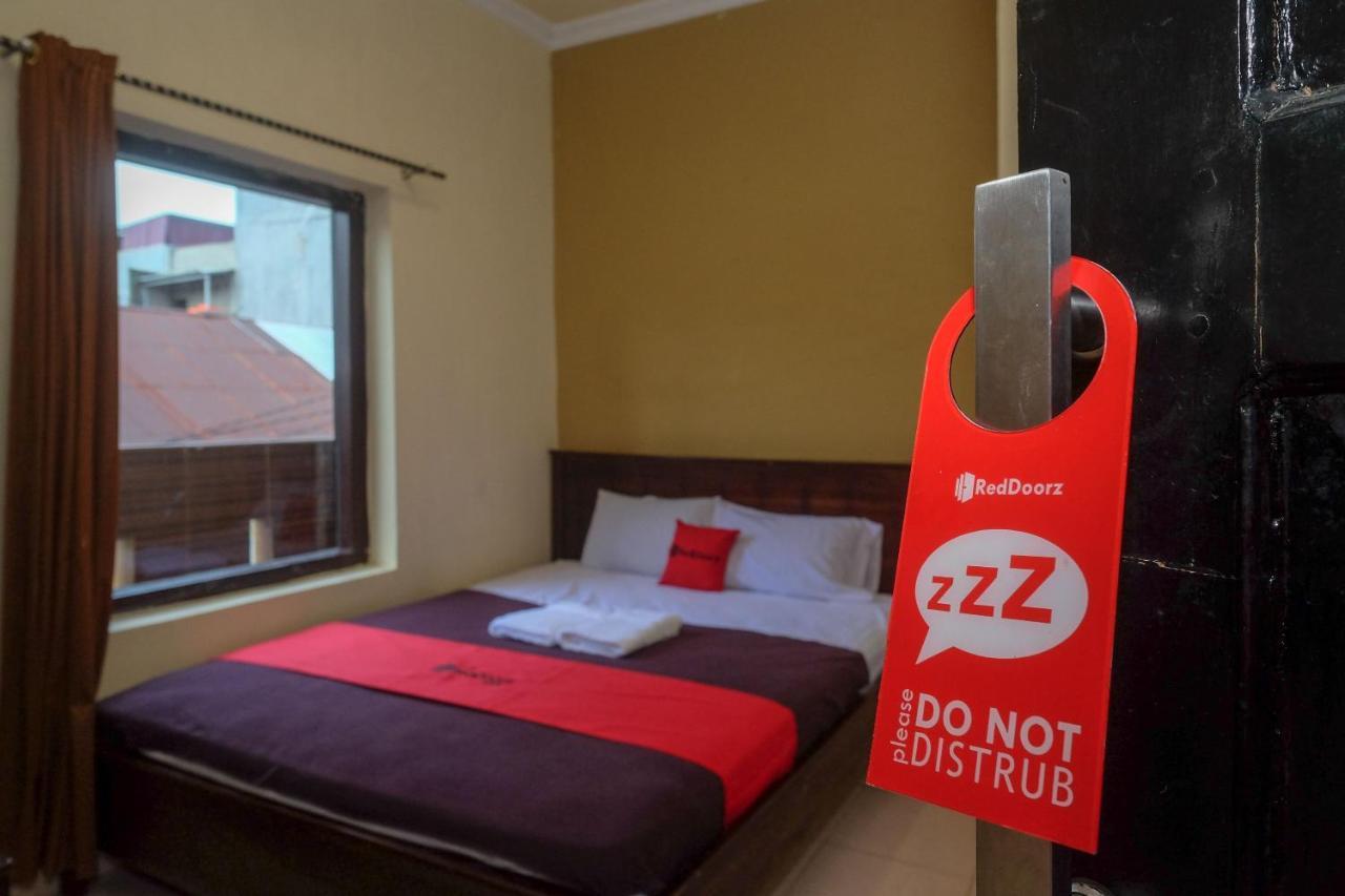 Reddoorz At Hotel Rich Parepare Near Pantai Mattirotasi エクステリア 写真