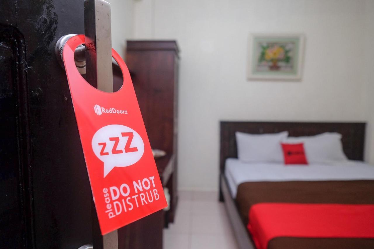 Reddoorz At Hotel Rich Parepare Near Pantai Mattirotasi エクステリア 写真