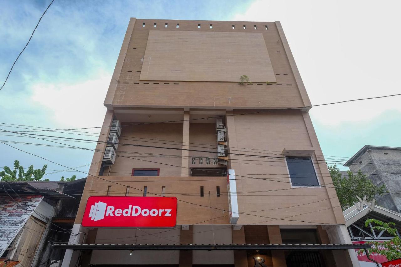 Reddoorz At Hotel Rich Parepare Near Pantai Mattirotasi エクステリア 写真